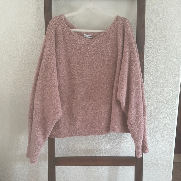 Plus size fuzzy crop top - Picture 1 of 1